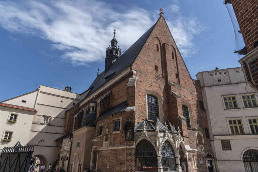 Polonia - Cracovia 118 - iglesia de Santa Bárbara.jpg